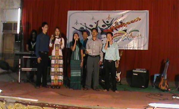 Six alumni of SEABC had a group song