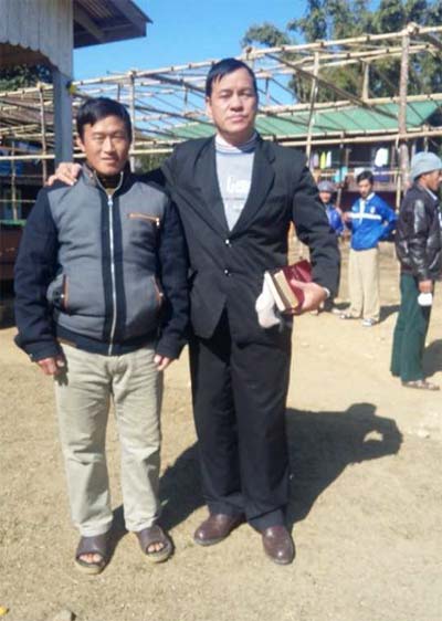 A man who is sharing the gospel with Tibetans.